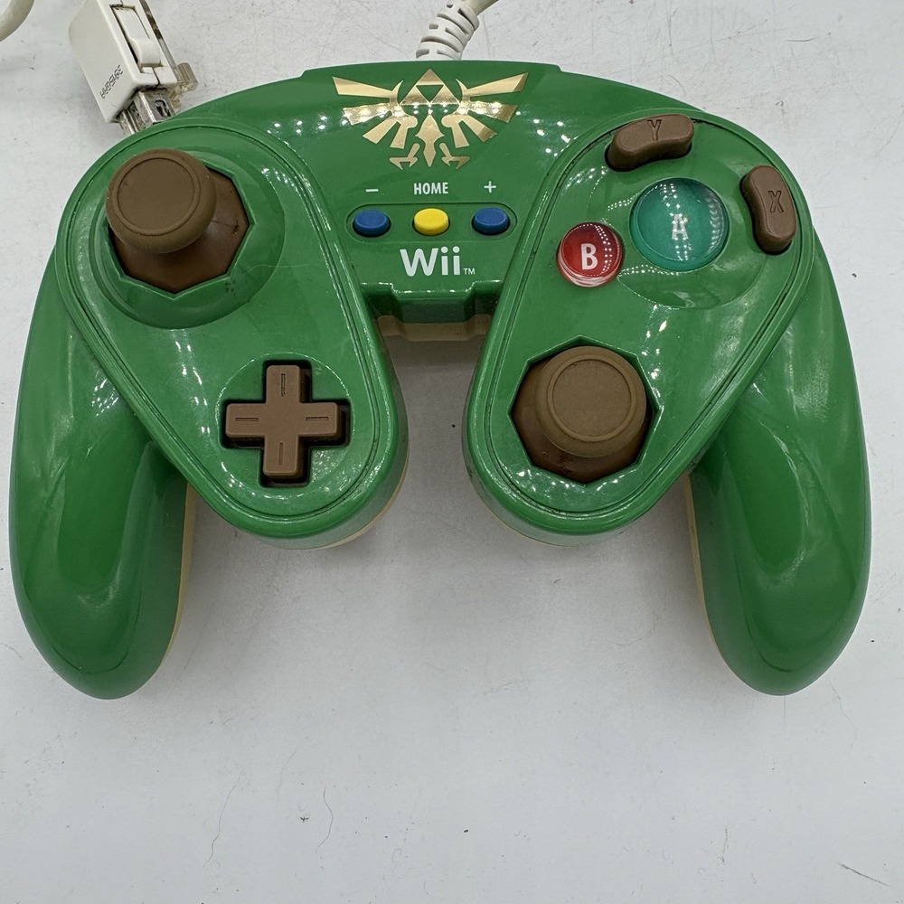 Nintendo Wii PDP Controller 085-006 Wired Fight Pad Link Edition Green